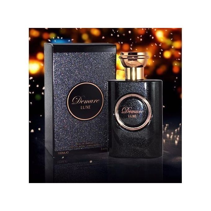 DEMURE LUXE