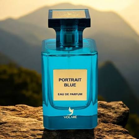 PORTAIT BLUE
